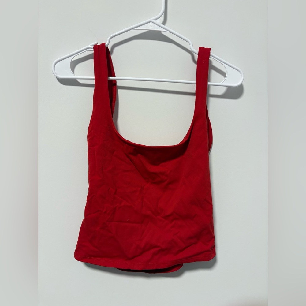 Garage red backless top
